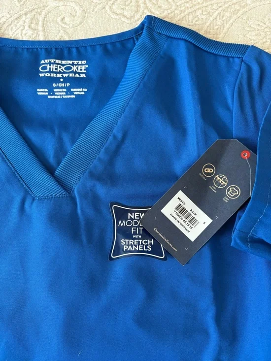 Cherokee Scrub Top- Small - Picture 3 of 4